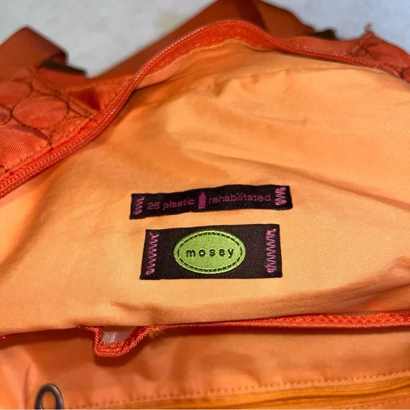 ๐ Mosey/ Vera Bradley Quilted Nylon Backpack Orange Rust with Brown Leather Trim - Picture 13 of 13